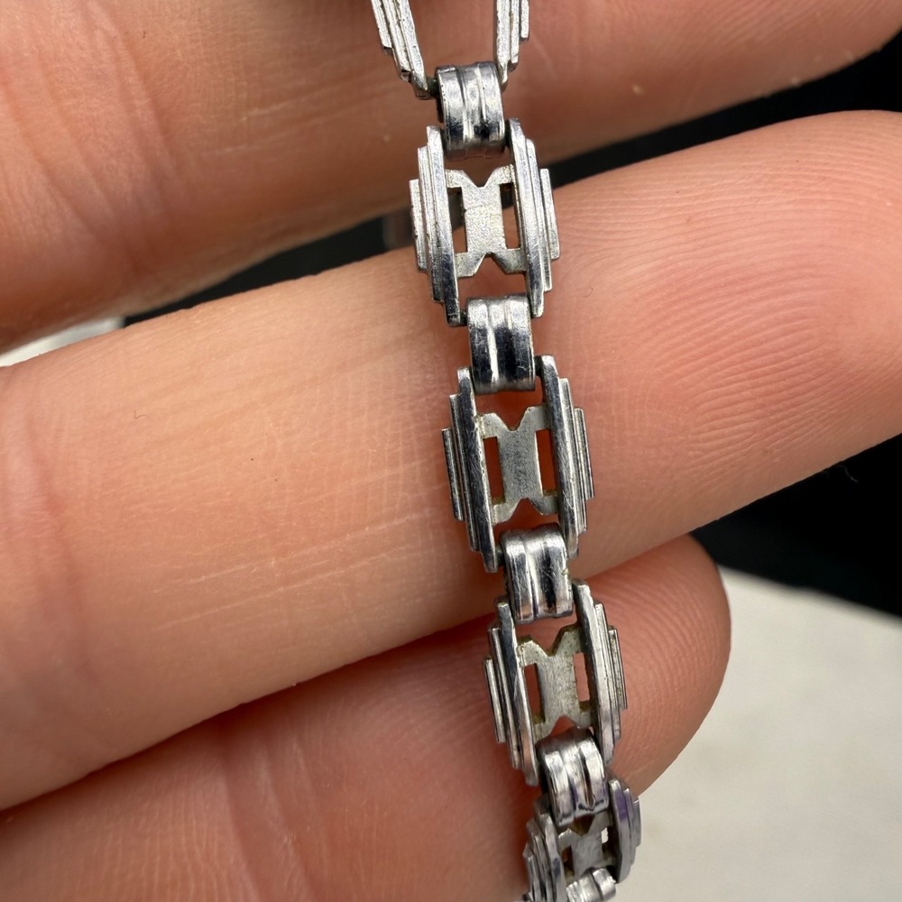 Vintage Bulova Woman's Watch Silver Tone 6" Does Not Wind Or Tick - Picture 6 of 14